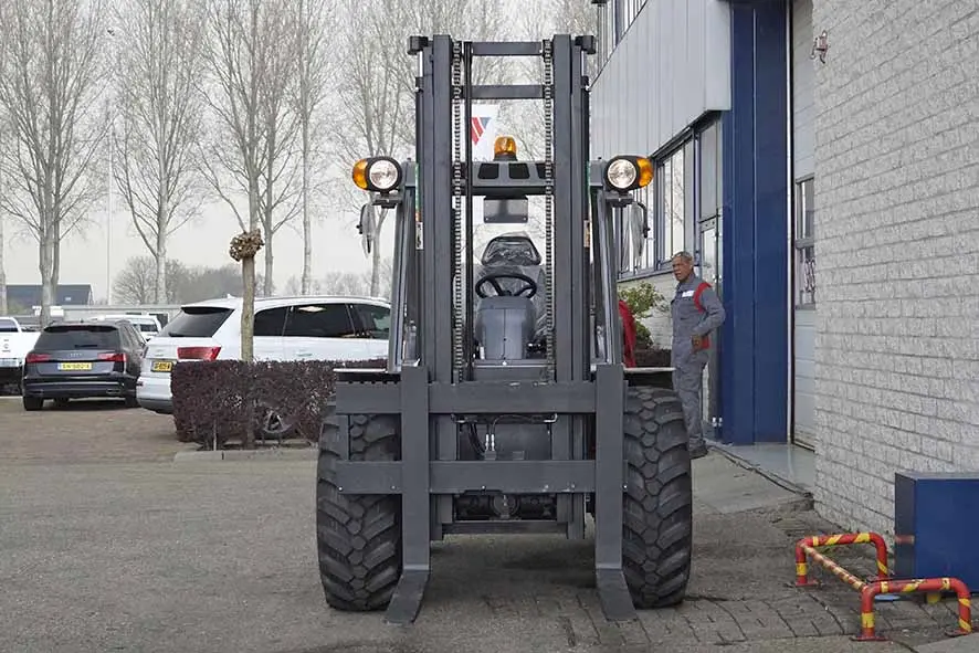 Ausa C350HX4 4x4 Forklift 11