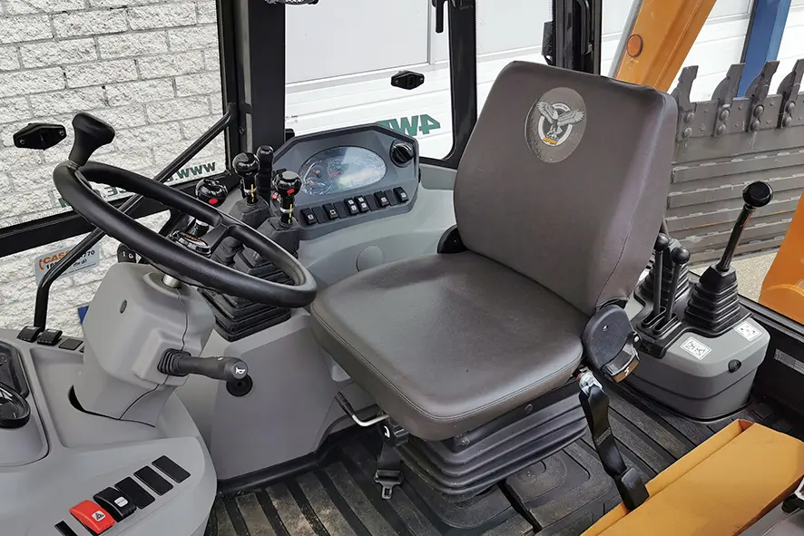 Case 851FX Chargeuse pelleteuse 4x4 3