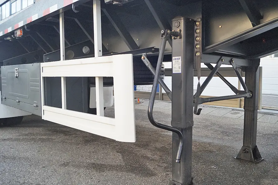 CIMC 40 Container 3-Axle Flatbed Trailer with Twistlock 9