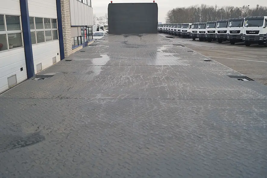 CIMC 40 Container 3-Axle Flatbed Trailer with Twistlock 11