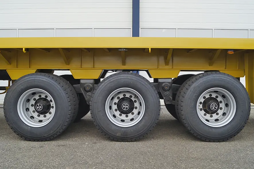 Comet FT-SRP 13.02 3-Axle Flatbed Trailer with Twistlock 8