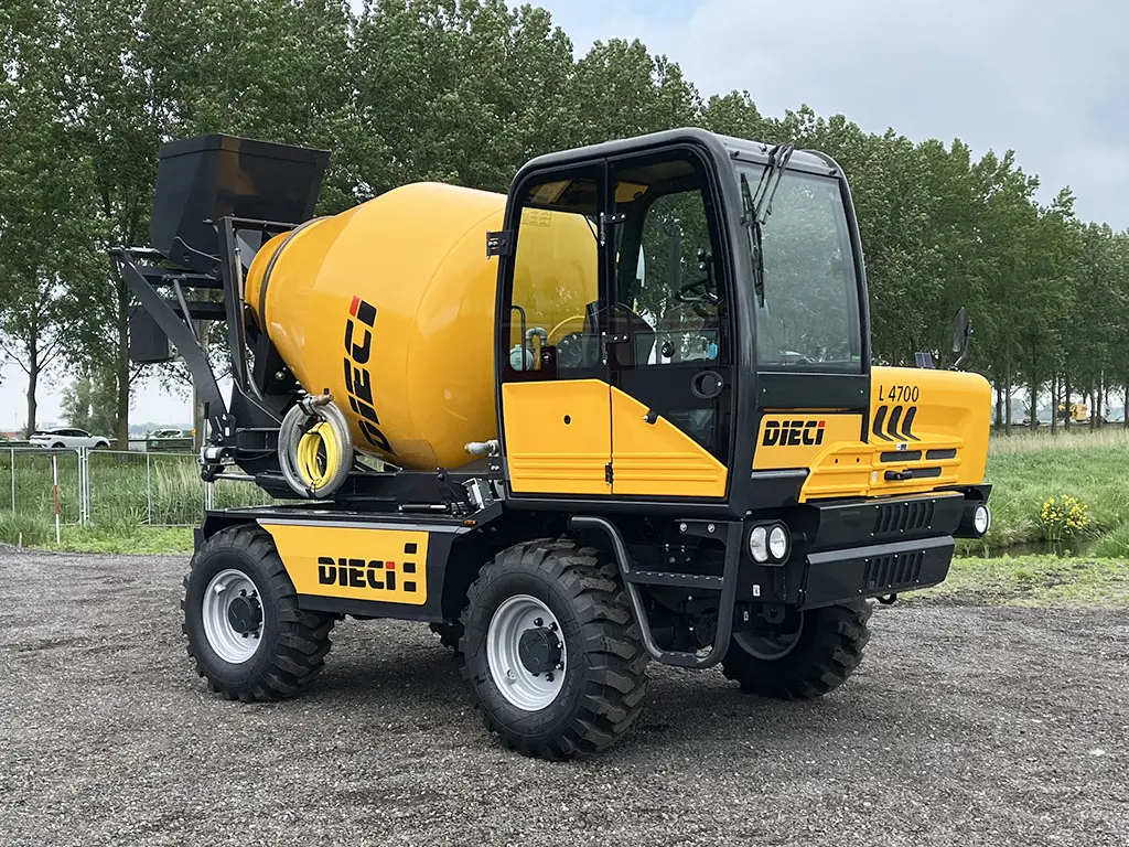 Dieci L-4700 Self Loading Concrete Mixer 4x4
