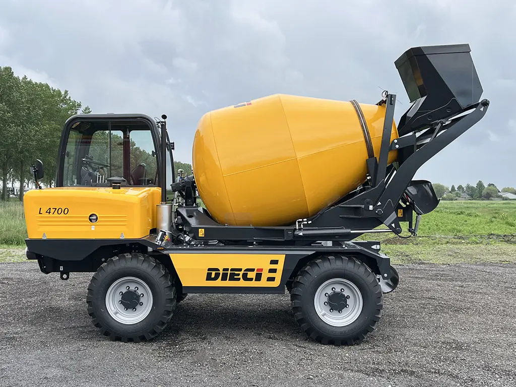 Dieci L-4700 Autochargeuse à béton 4x4 4