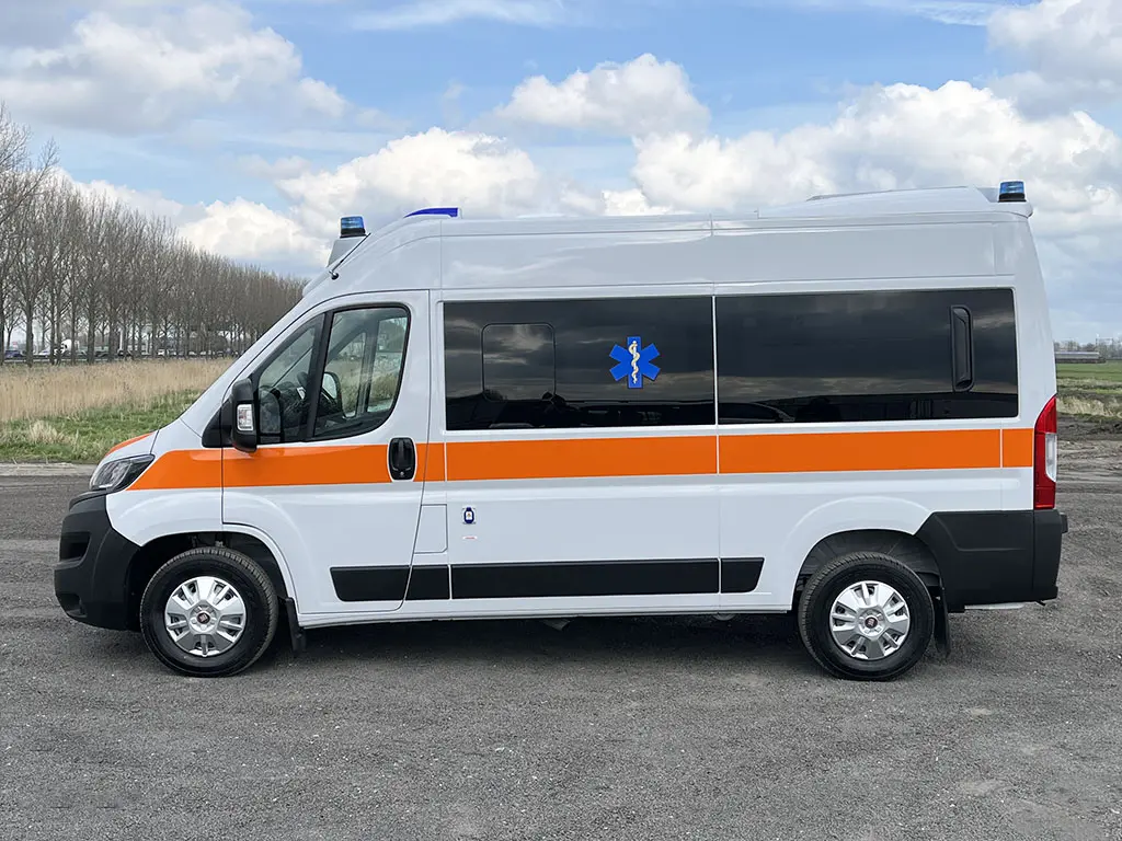Fiat Ducato L2H2 4x2 Ambulance fourgon 4