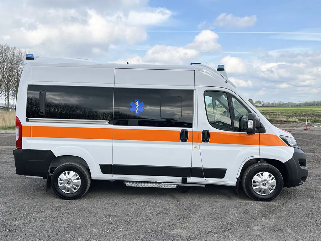 Fiat Ducato L2H2 Ambulance fourgon 4x2 6