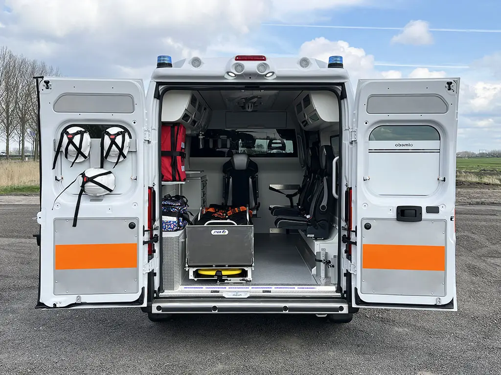 Fiat Ducato L2H2 4x2 Ambulance fourgon 13