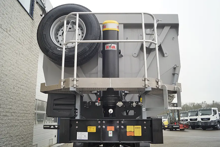 Grunwald TST 38 4-Axle Tipper Trailer 7