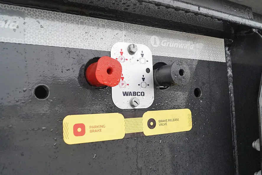 Grunwald TST 38 4-Axle Tipper Trailer 9