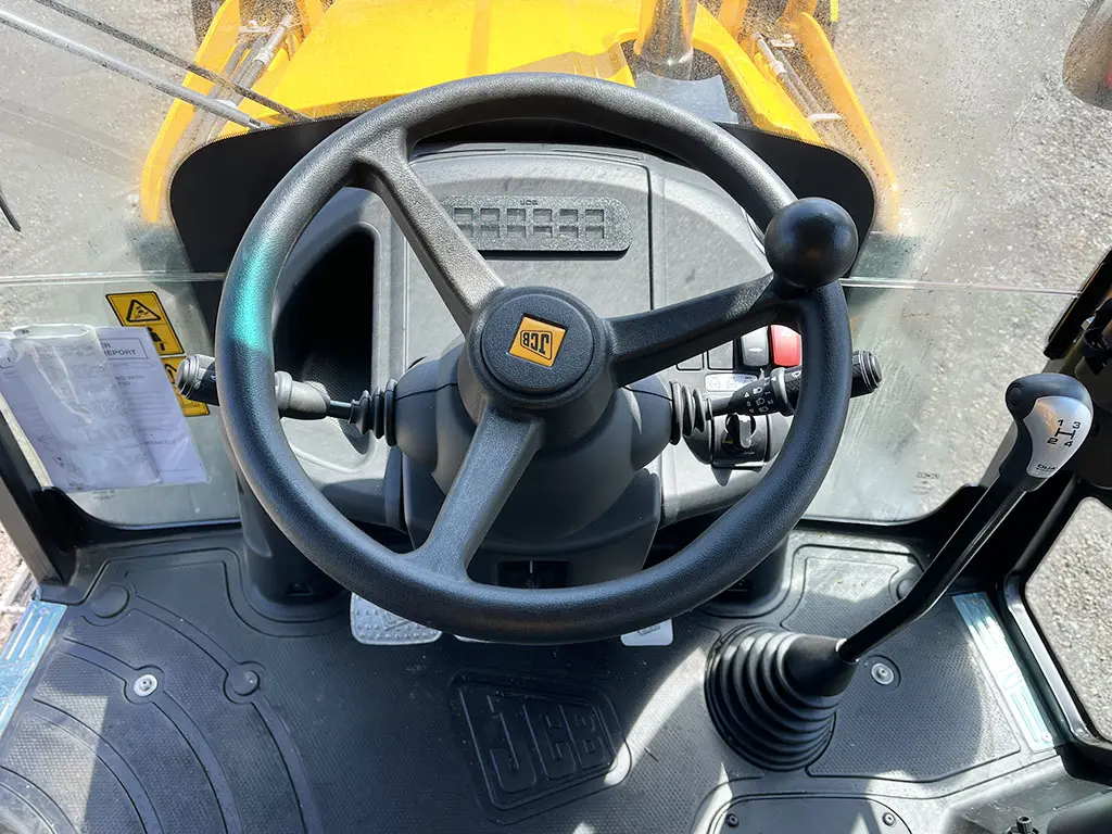 JCB 3CX Chargeuse pelleteuse 4x4 10