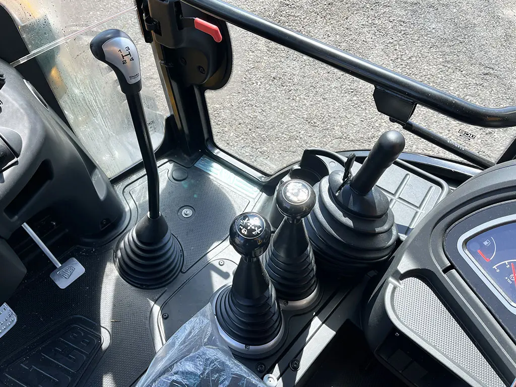 JCB 3CX Chargeuse pelleteuse 4x4 11