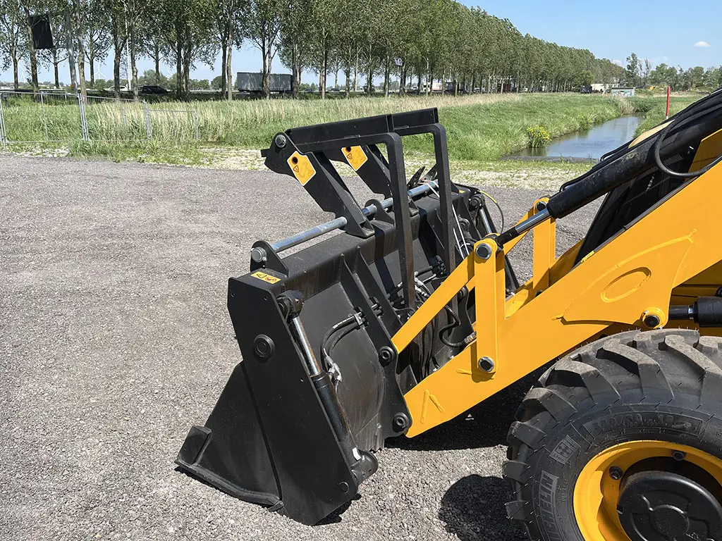 JCB 3CX 4x4 Backhoe Loader 15