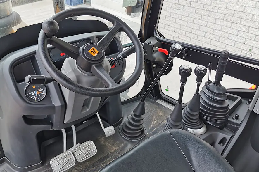 JCB 3DX Plus Chargeuse pelleteuse 4x4 8