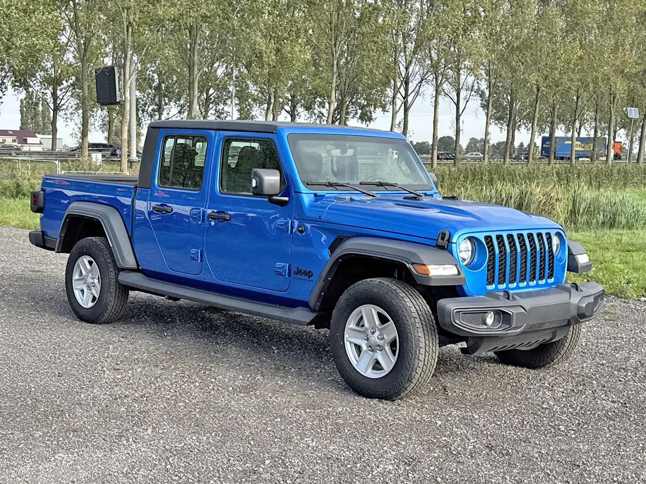 Jeep Gladiator Sport SUV (Véhicule Utilitaire Sport) 4x4