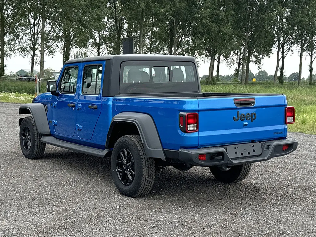 Jeep Gladiator Sport 4x4 Sports Utility Vehicle (SUV)