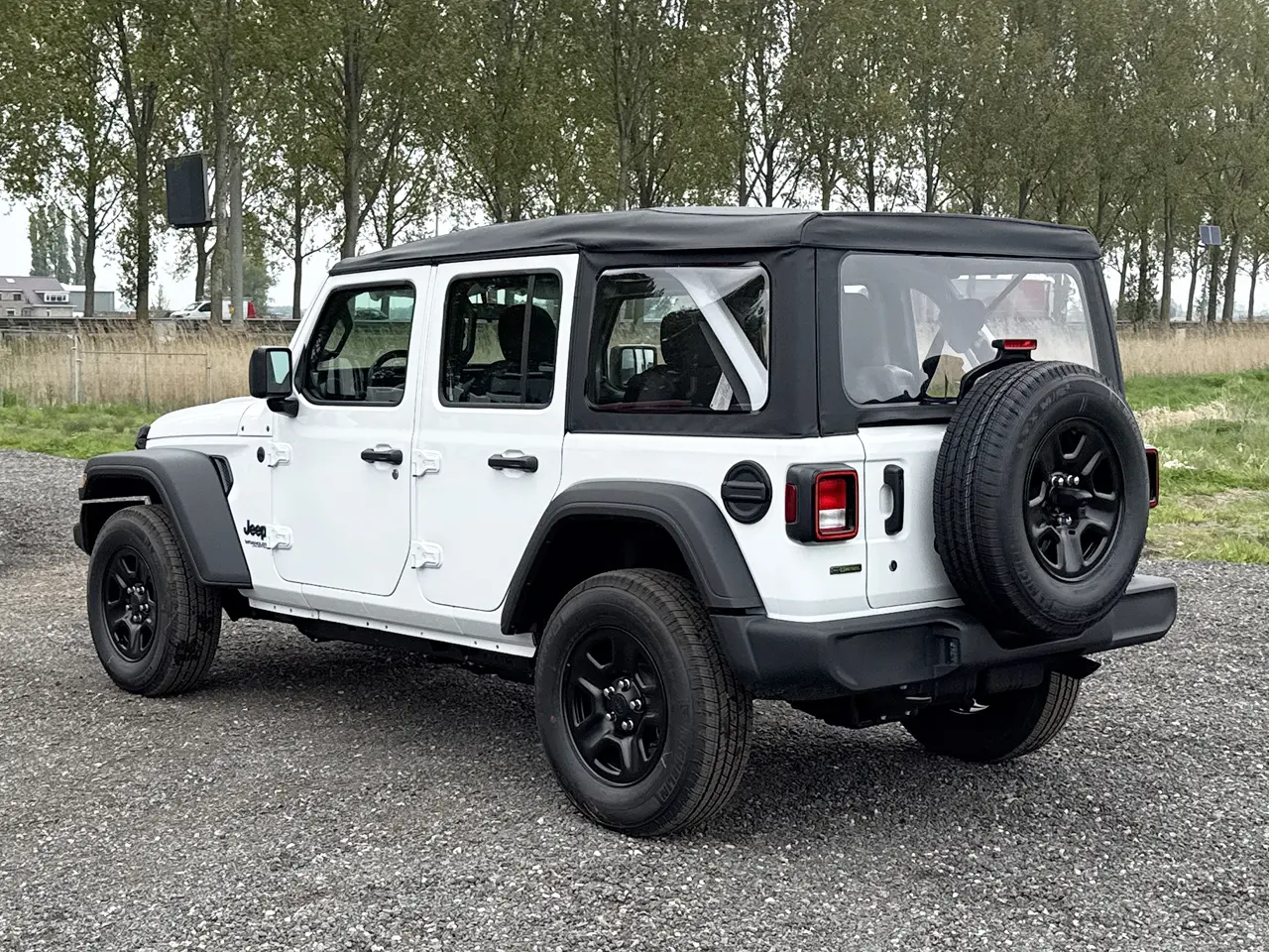 Jeep Wrangler Unlimited 4x4 Multi-Purpose Vehicle (MPV)