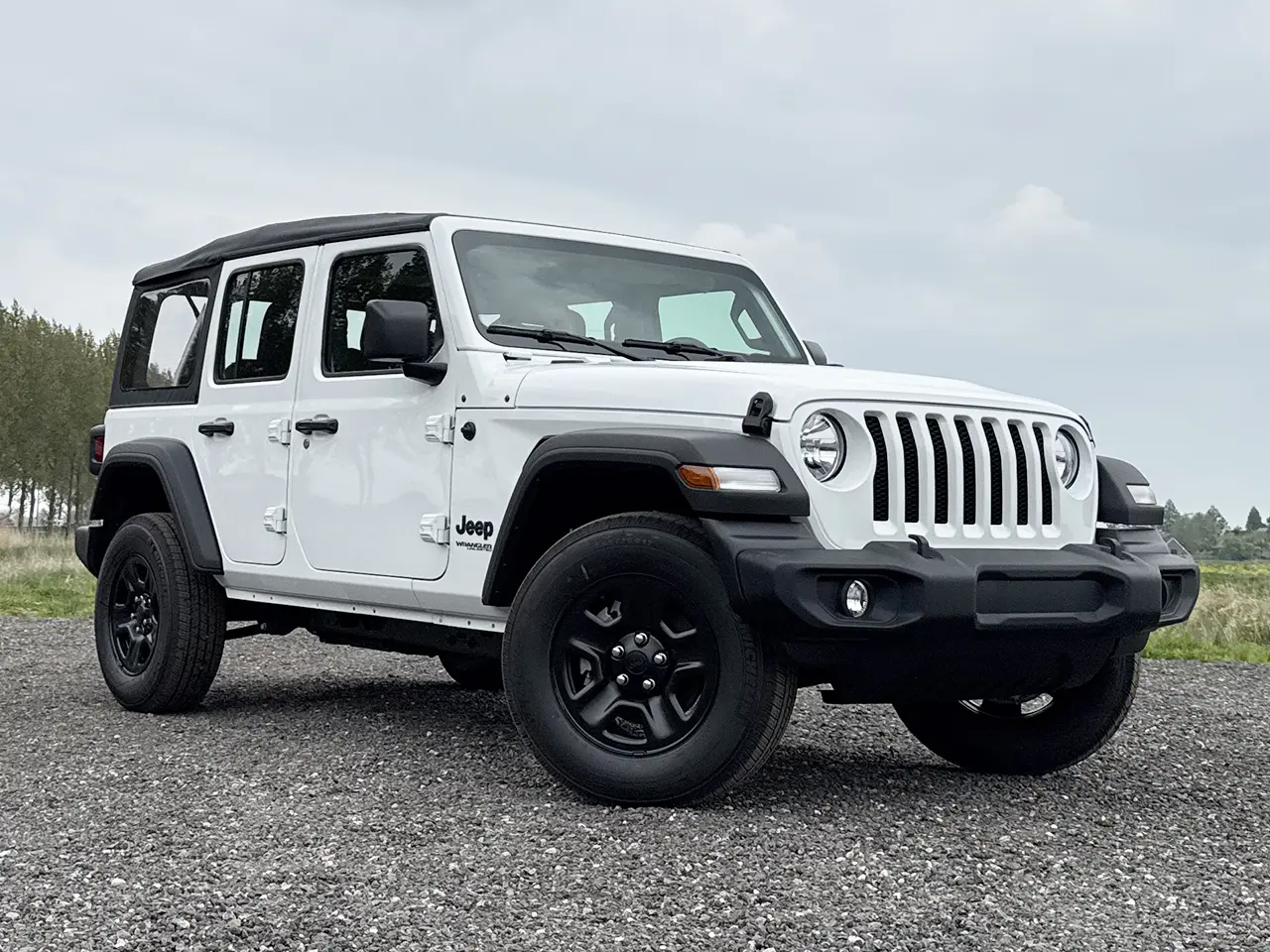 Jeep Wrangler Unlimited 4x4 MPV (Véhicule Utilitaire Multi-usage) 4