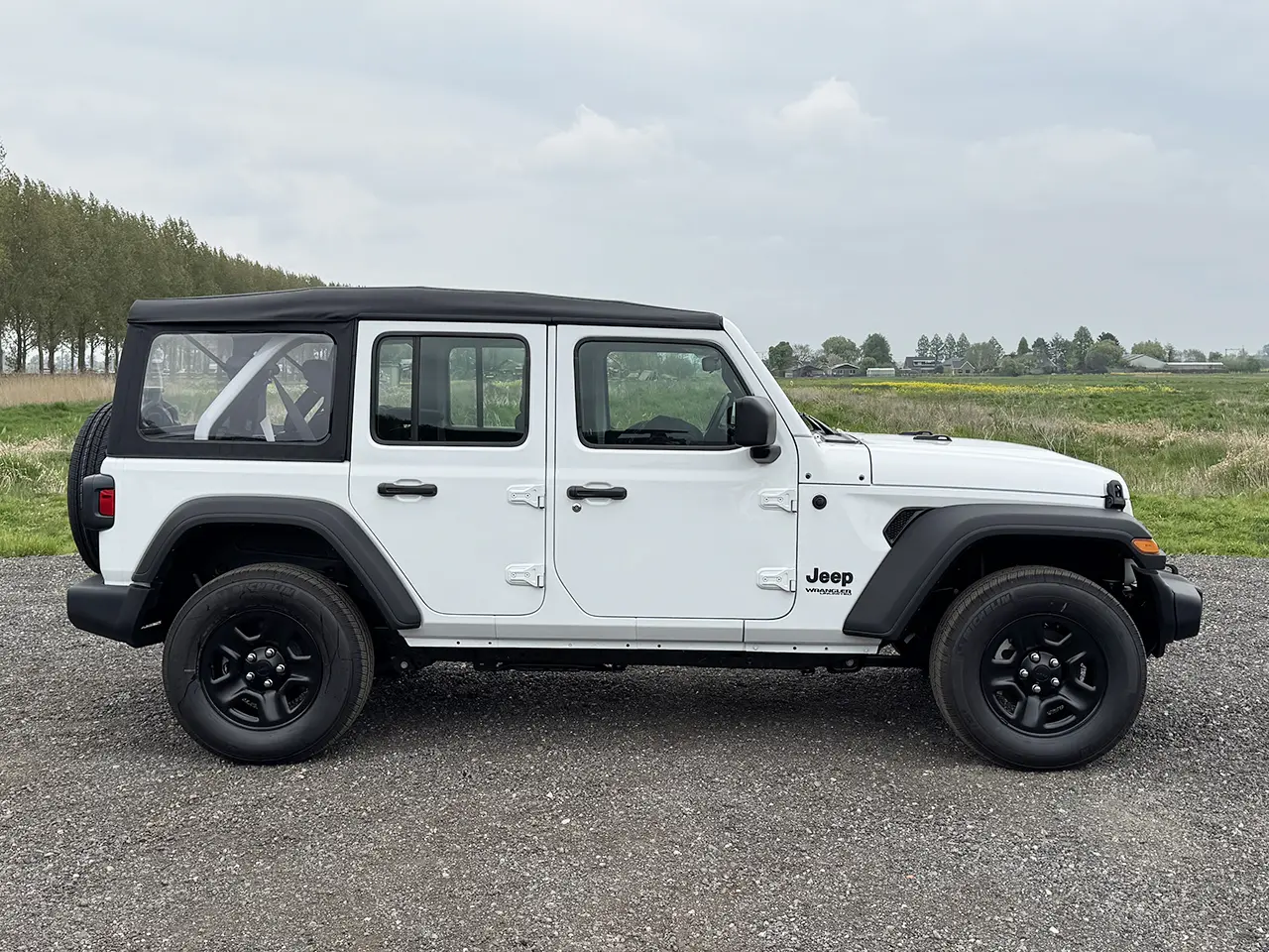 Jeep Wrangler Unlimited 4x4 MPV (Véhicule Utilitaire Multi-usage) 5