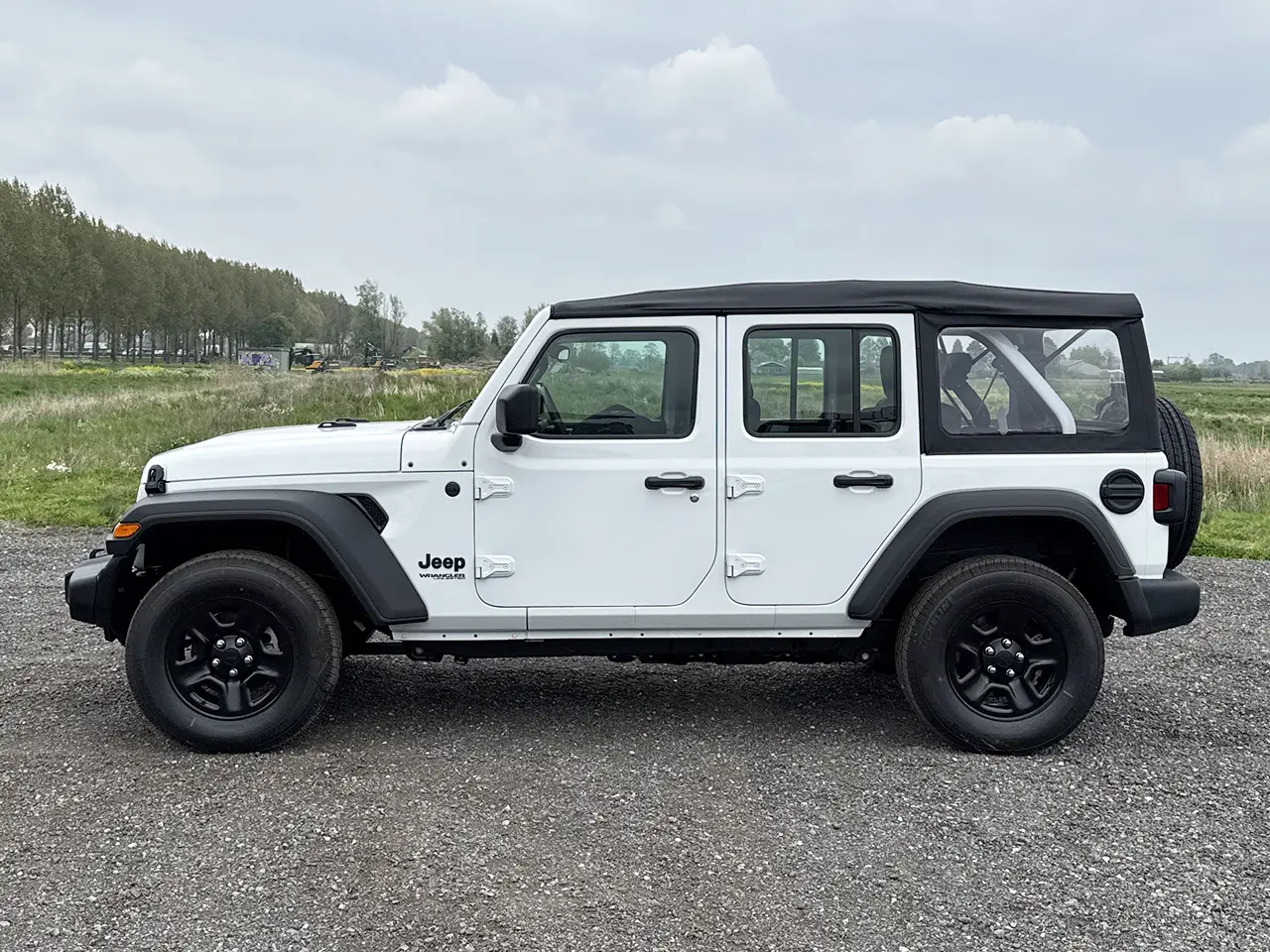 Jeep Wrangler Unlimited 4x4 MPV (Véhicule Utilitaire Multi-usage) 7