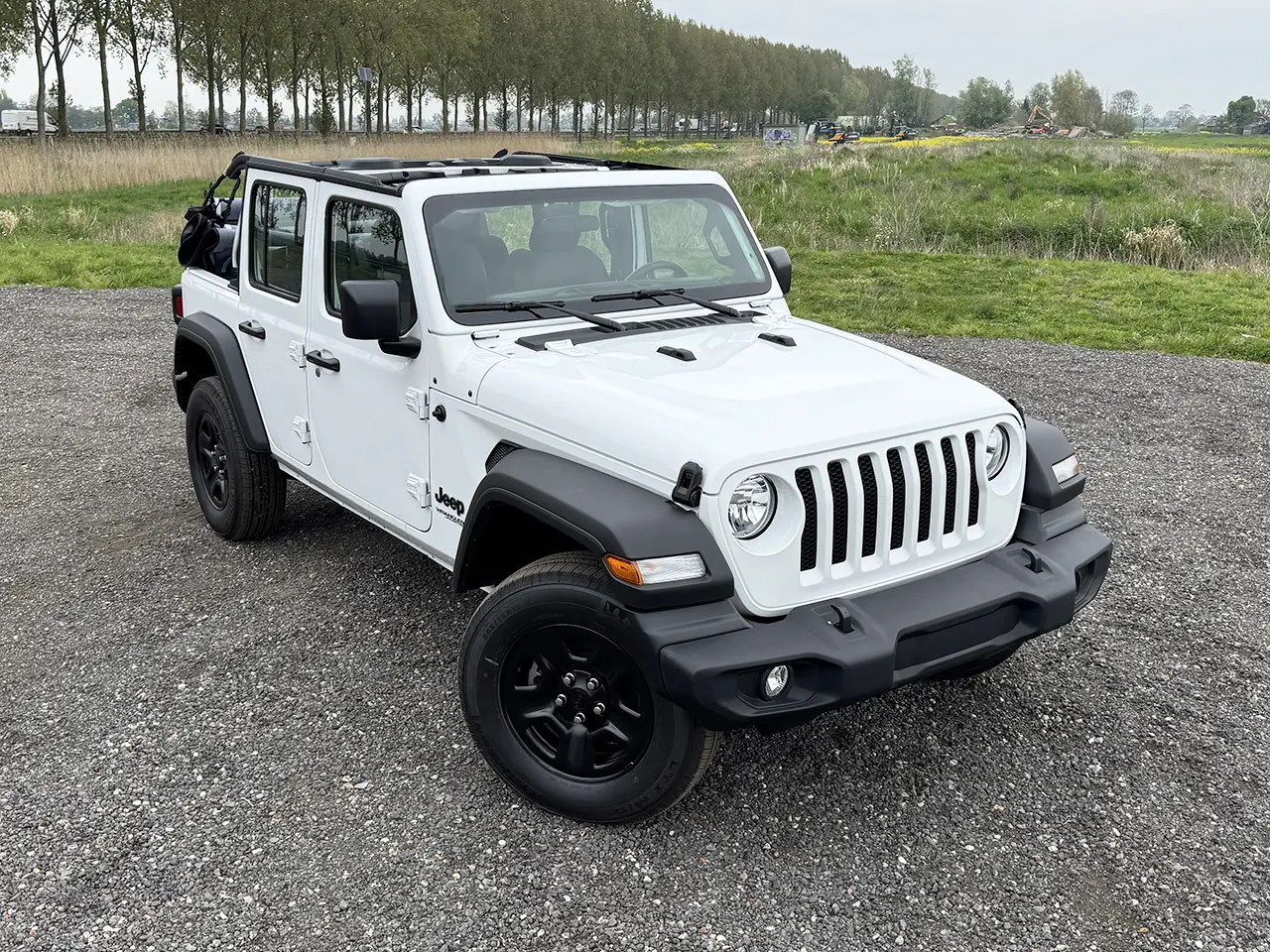 Jeep Wrangler Unlimited 4x4 MPV (Véhicule Utilitaire Multi-usage) 9