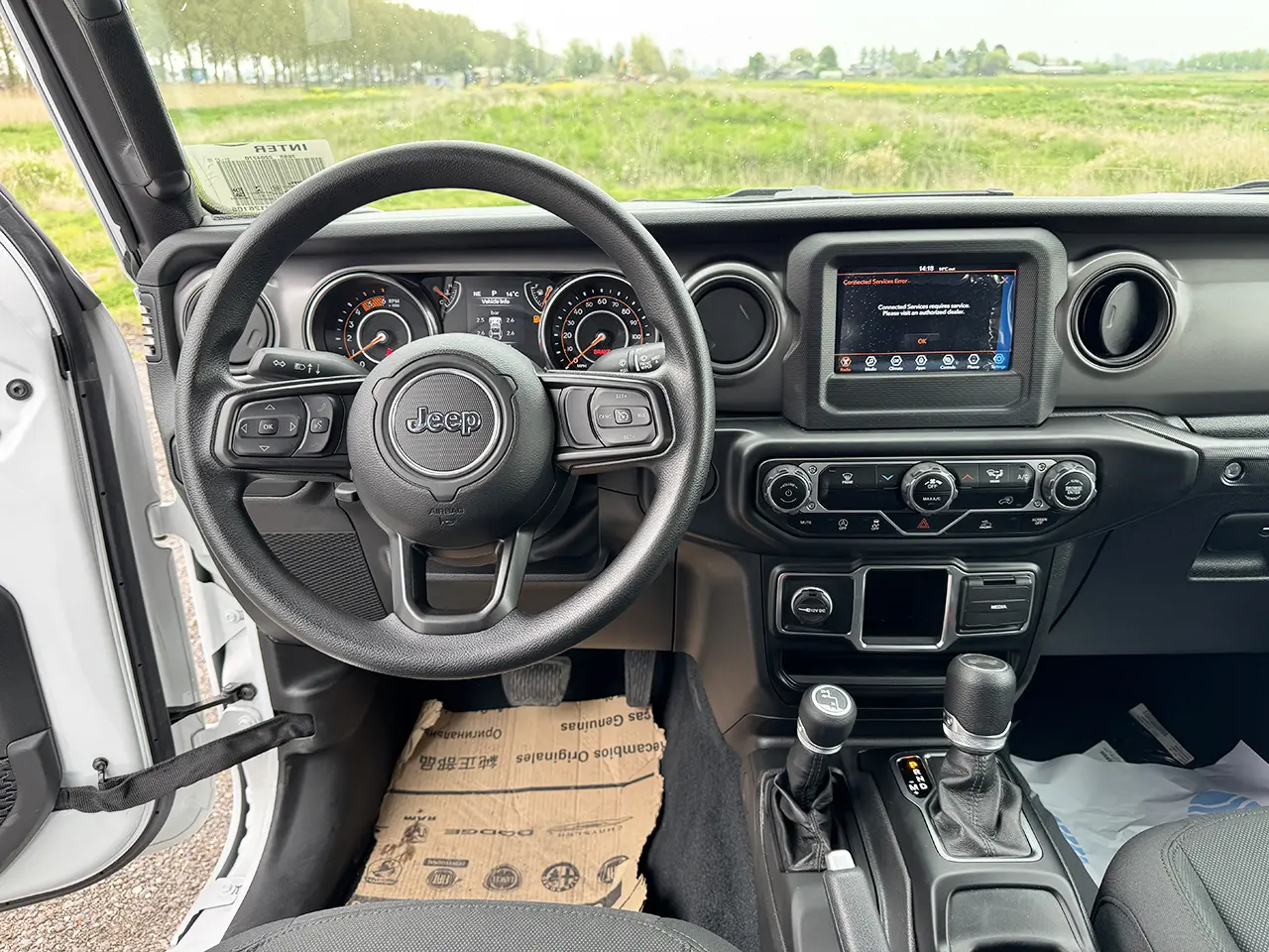 Jeep Wrangler Unlimited 4x4 MPV (Véhicule Utilitaire Multi-usage) 13