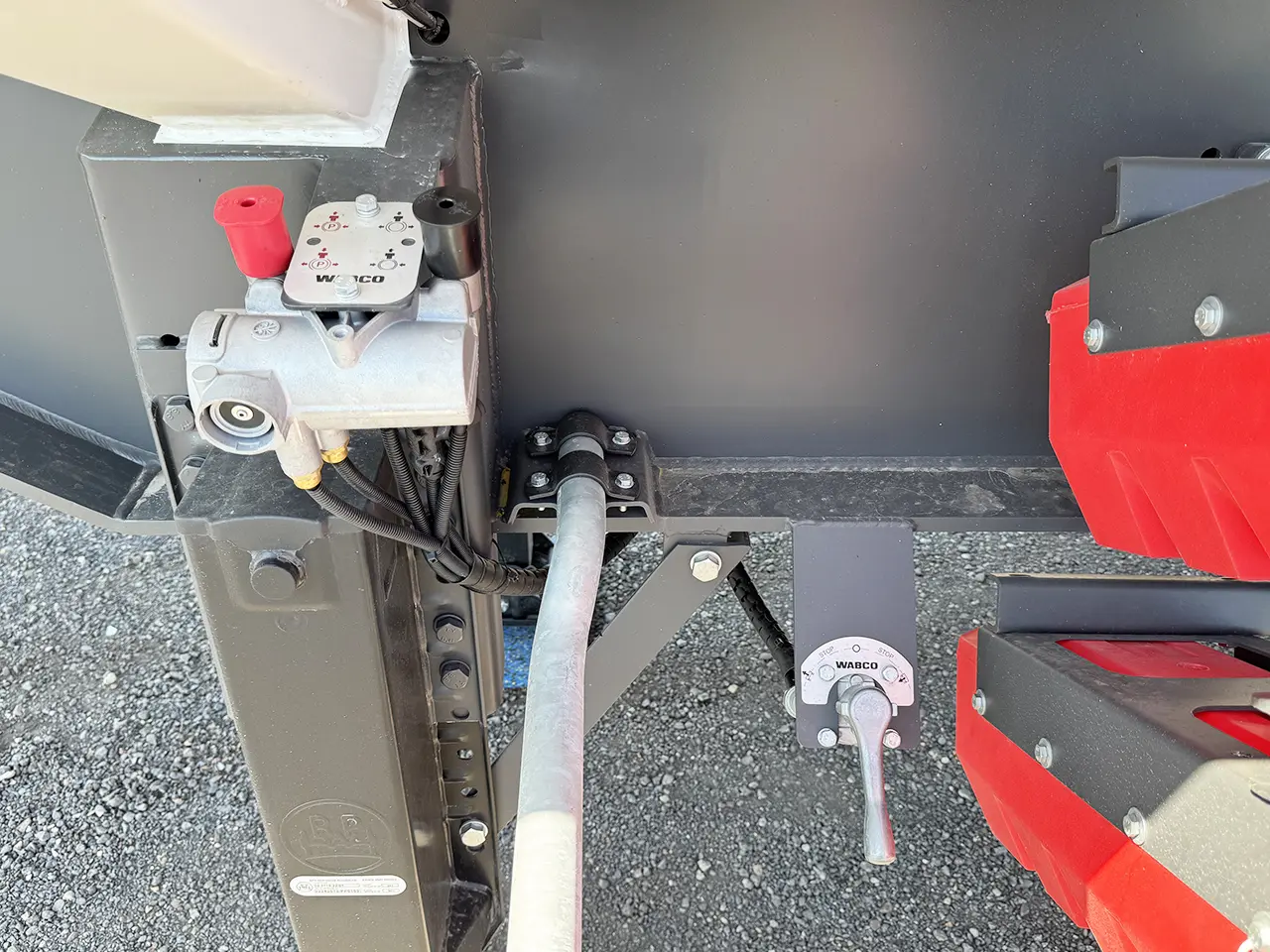 Lindner-Fischer TSA 40 SD 3-Axle Fuel Tank Trailer 10