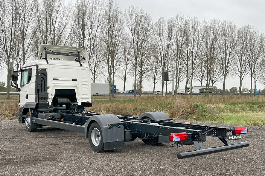 MAN TGL 12.220 BL CH Chassis Cabin 4x2 2