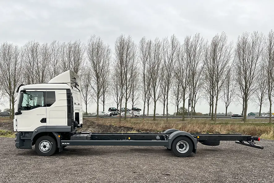 MAN TGL 12.220 BL CH Chassis Cabin 4x2 4