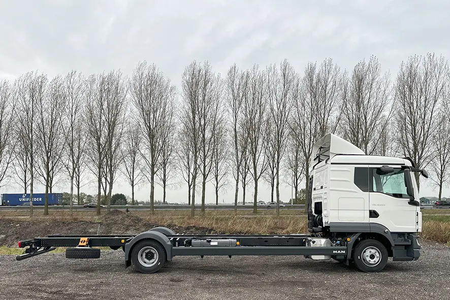 MAN TGL 12.220 BL CH Chassis Cabin 4x2 5