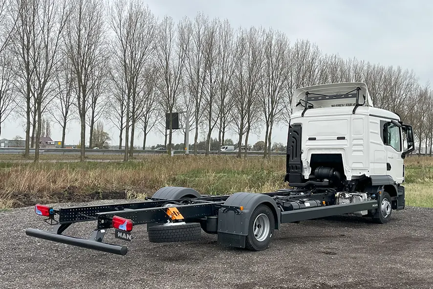 MAN TGL 12.220 BL CH 4x2 Chassis Cabin 6