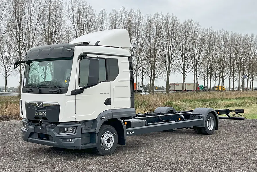 MAN TGL 12.220 BL CH 4x2 Chassis Cabin 7