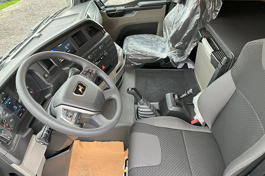 MAN TGL 12.220 BL CH Chassis Cabin 4x2 9