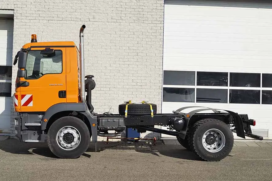 MAN TGM 18.240 BB 4x2 Chassis Cabin 4