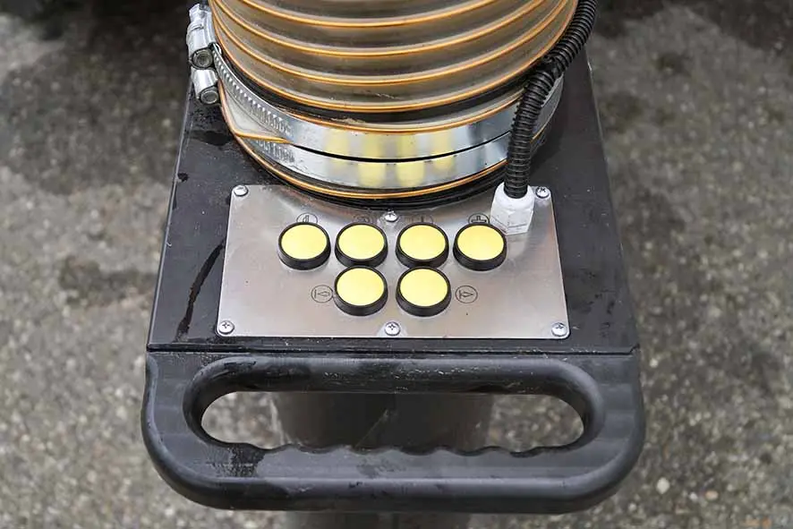 MAN TGM 18.240 BB 4x2 Sweeper Truck 11