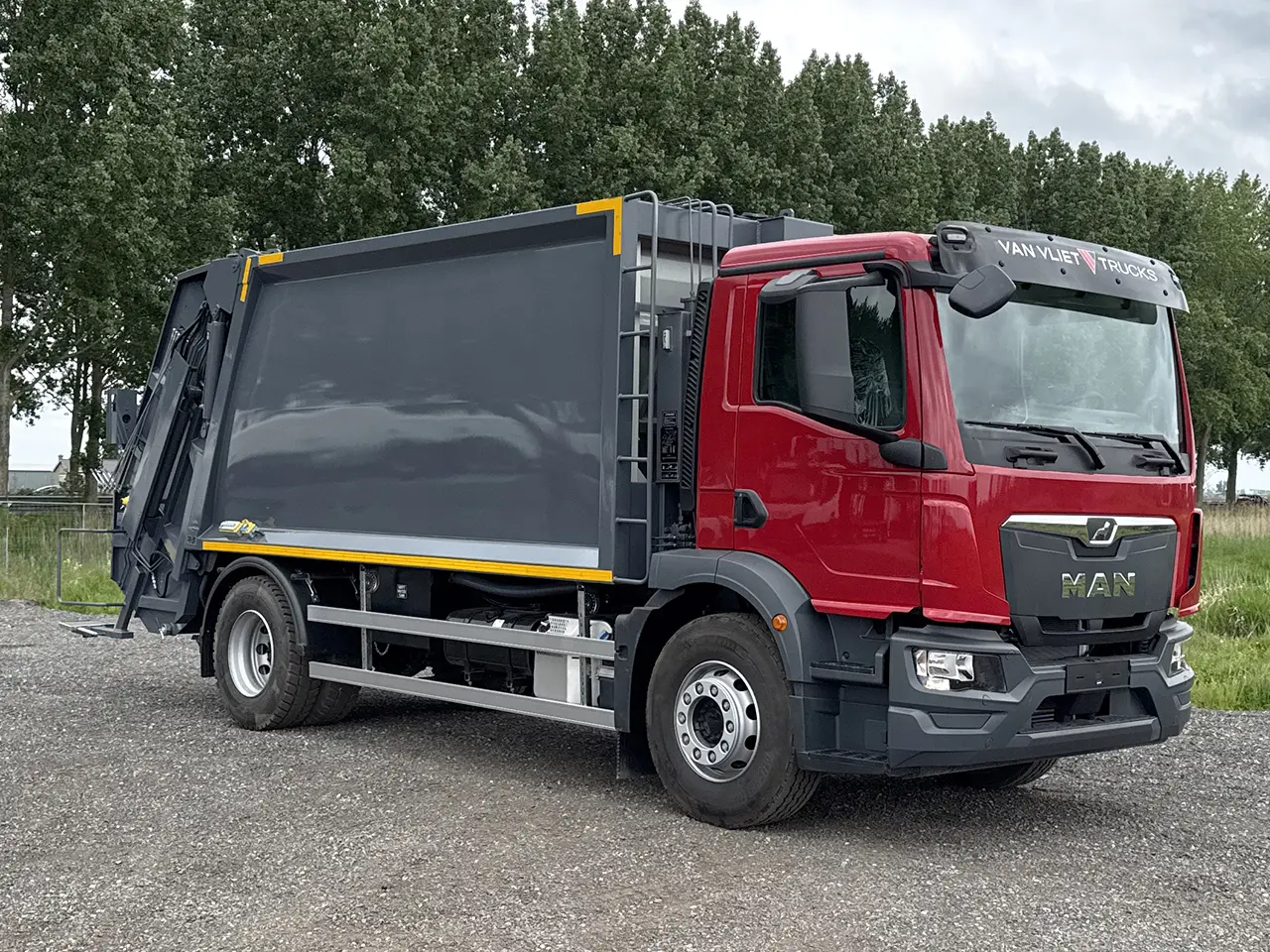 MAN TGM 18.250 BB CH 4x2 Camion benne à ordures