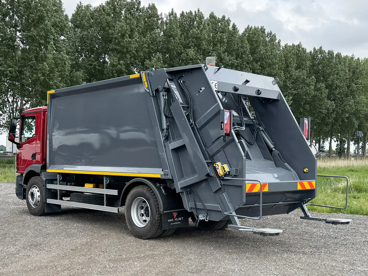 MAN TGM 18.250 BB CH 4x2 Garbage Collector 2