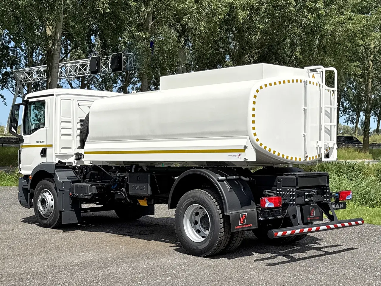 MAN TGM 18.250 BB CH Water Tank Truck 4x2 2