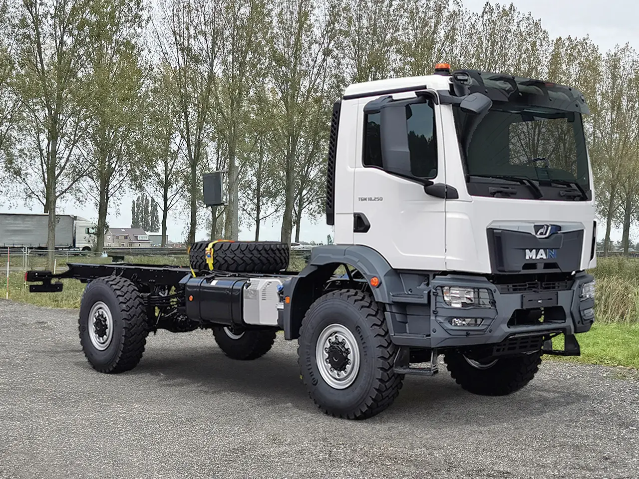 MAN TGM 18.250 BB CH 4x4 Chassis Cabin