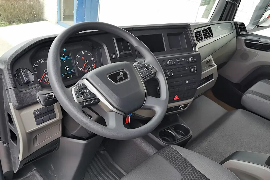 MAN TGM 18.250 BB CH 4x4 Crane Truck 3