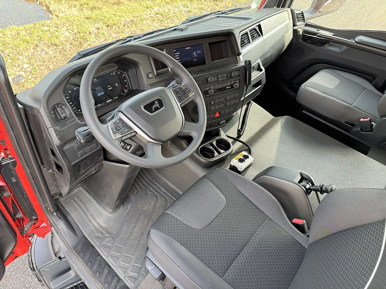 MAN TGM 18.250 BB CH 4x4 Fire Fighter Truck 3