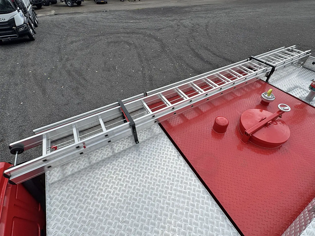 MAN TGM 18.250 BB CH Camion de pompiers 4x4 24