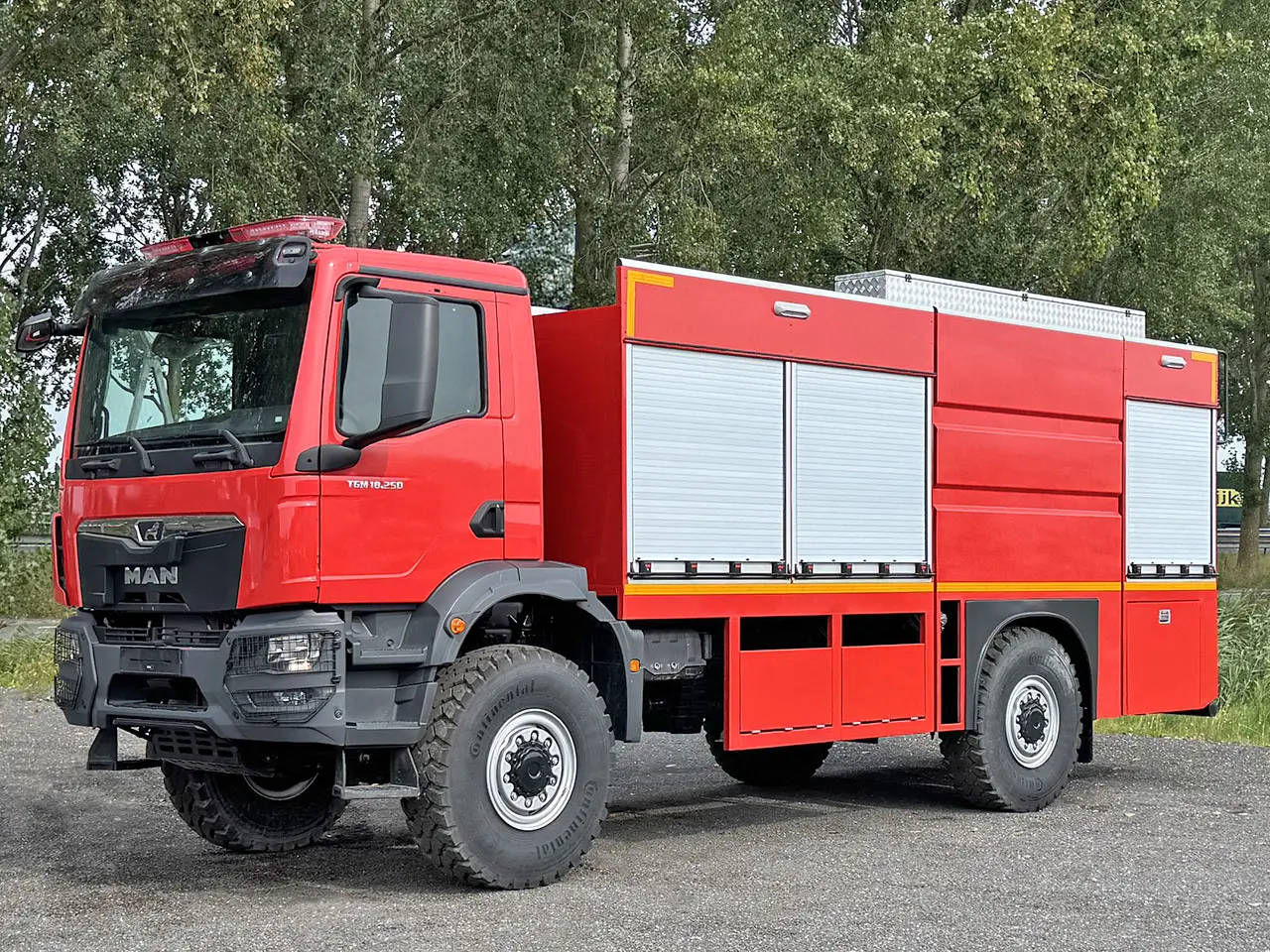 MAN TGM 18.250 BB CH Camion de pompiers 4x4 8