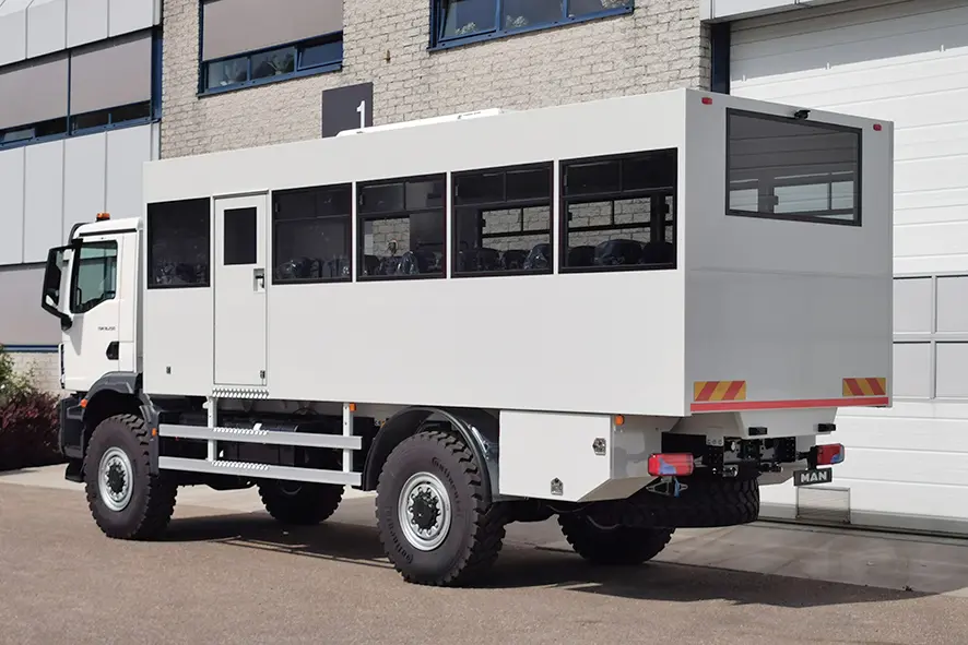 MAN TGM 18.250 BB CH Midi Bus 4x4 2