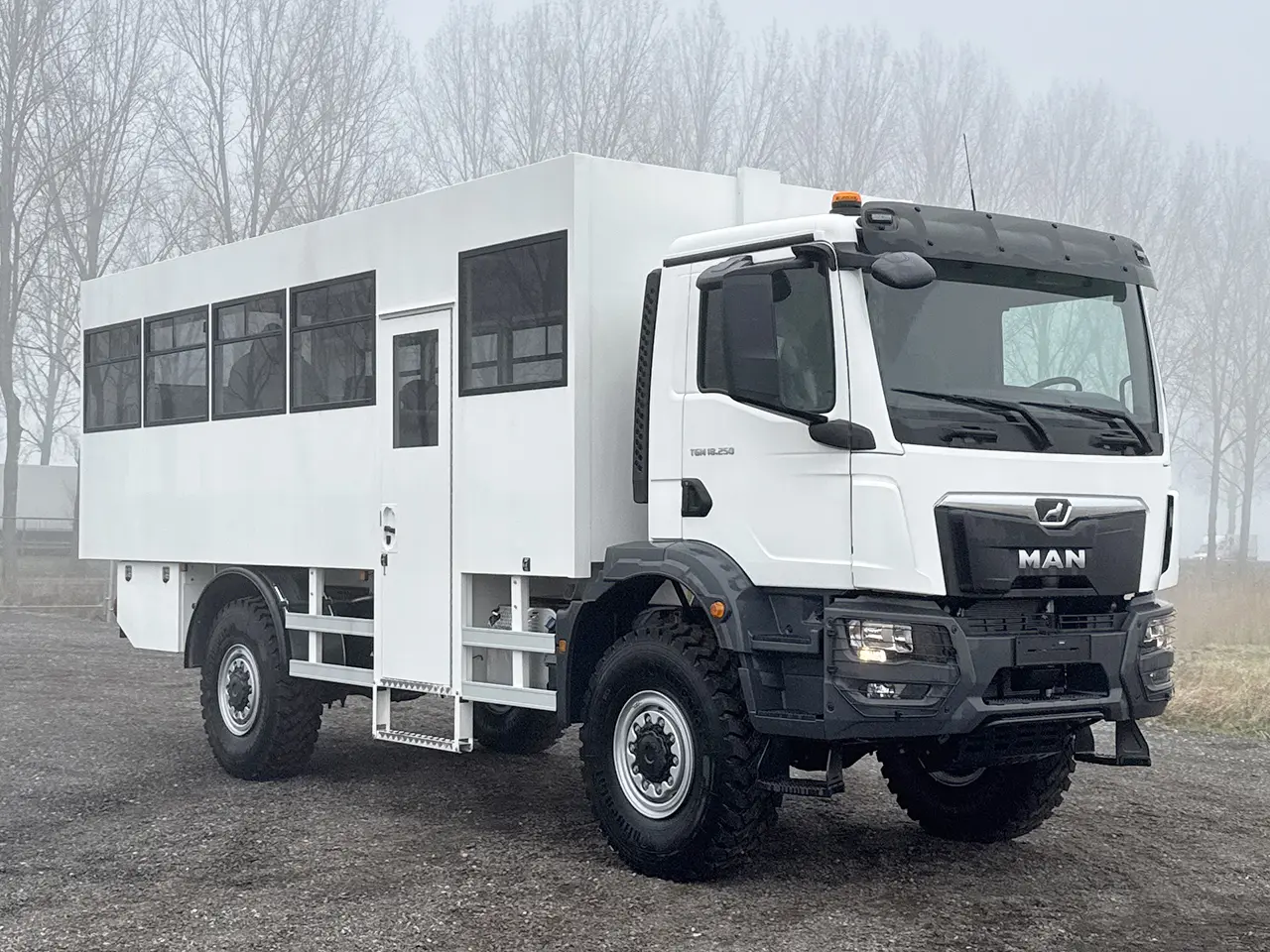MAN TGM 18.250 BB CH 4x4 Midi Bus