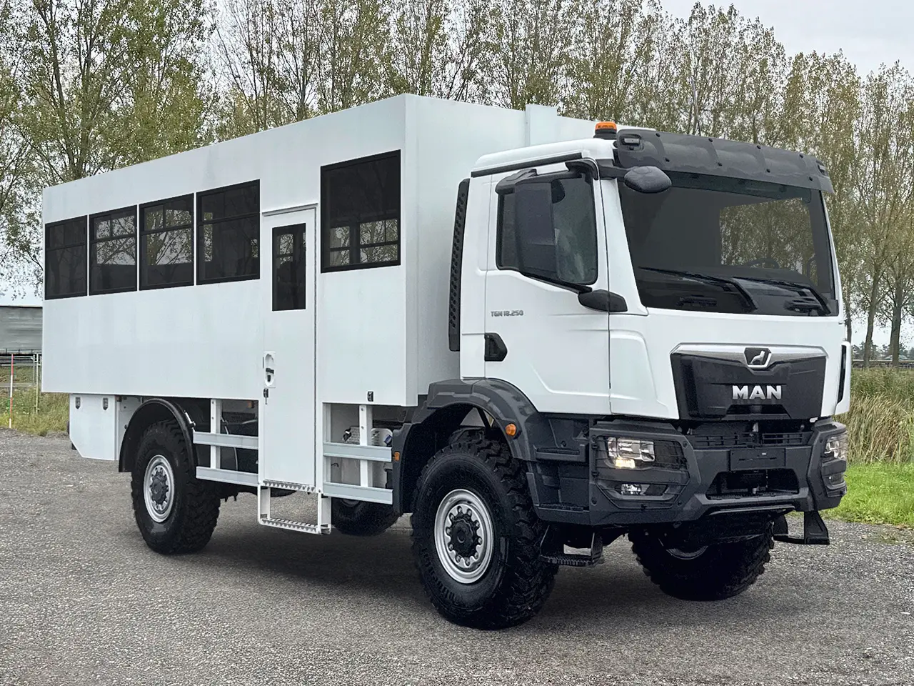MAN TGM 18.250 BB CH 4x4 Midi bus