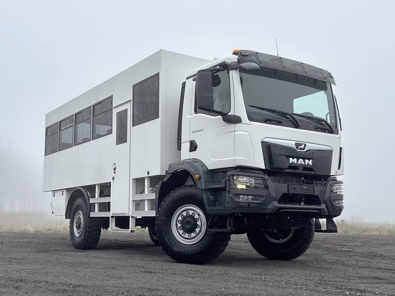 MAN TGM 18.250 BB CH Midi bus 4x4 4