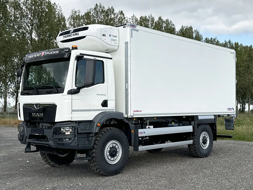 MAN TGM 18.250 BB CH Refrigerated Box Truck 4x4 7