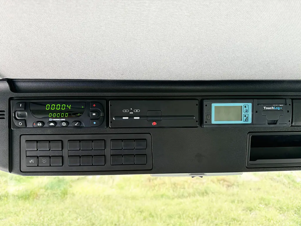 MAN TGM 18.250 BB CH 4x4 Refrigerated Box Truck 10