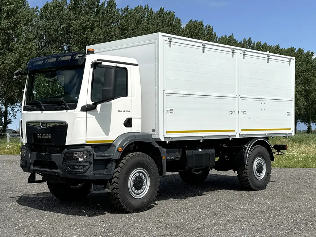 MAN TGM 18.250 BB CH Camion atelier mobile 4x4 7