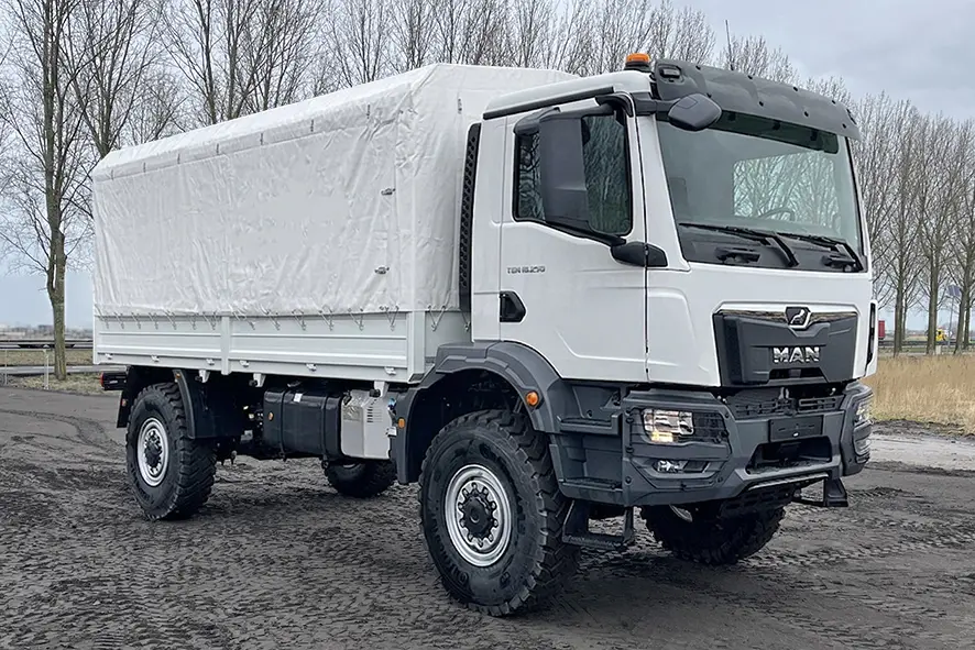MAN TGM 18.250 BB CH Tarpaulin/Canvas Body Truck 4x4