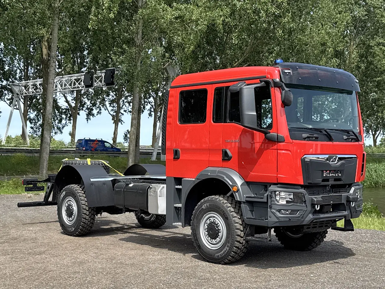 MAN TGM 18.290 BB CH Chassis Cabin 4x4